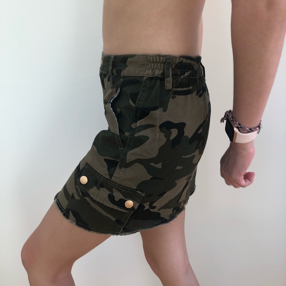 Forever 21 girls camo skirt - Picture 3 of 3